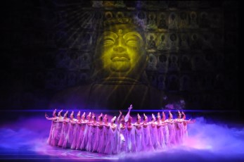 香港將舉辦兩百多項(xiàng)活動慶?；貧w19周年 《絲路花雨》連演3場