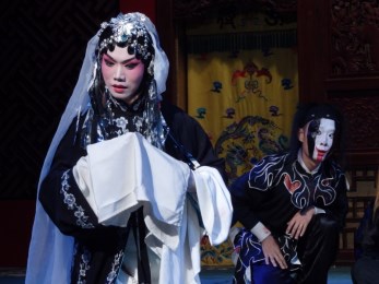 甘青京劇院聯(lián)合演出《金蟬訴冤》、《拾玉鐲》、《刺王僚》