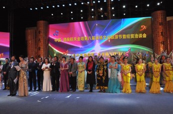 甘肅省隴劇院受邀赴嘉峪關(guān)、金塔演出