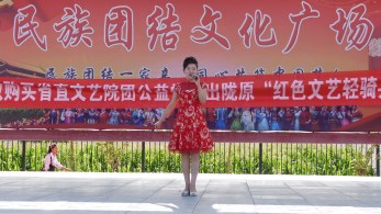 大漠戈壁，他們寫下愛的禮贊——甘肅省歌舞劇院“紅色文藝輕騎兵”河西酒泉惠民演出抒寫感人詩篇