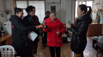 用真情送溫暖  以行動見真情——甘肅省雜技團領(lǐng)導(dǎo)2019年春節(jié)前慰問老干部及傷殘?zhí)厥馊藛T