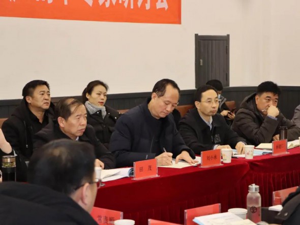 弘揚新時代“愚公”精神—— 省文化和旅游廳、甘肅演藝集團(tuán)組織召開 大型原創(chuàng)話劇《八步沙》劇本研討會