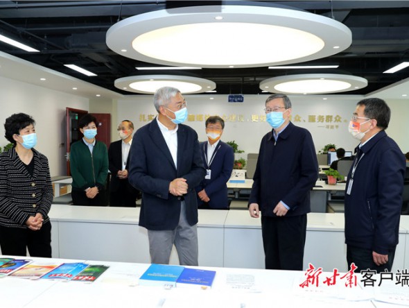 尹弘在宣傳文化單位調(diào)研時強調(diào)：不斷壯大主流輿論，推進(jìn)文藝院團(tuán)改革，為全省改革發(fā)展穩(wěn)定凝聚強大精神力量