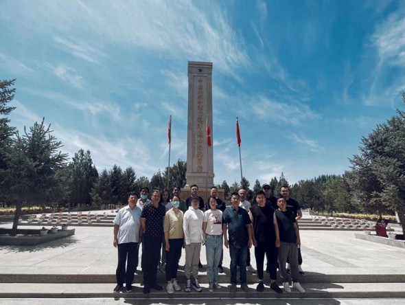 甘肅演藝集團(tuán)敦煌藝術(shù)團(tuán)黨總支赴中國(guó)工農(nóng)紅軍西路軍梨園口戰(zhàn)役紀(jì)念館開展主題黨日活動(dòng)