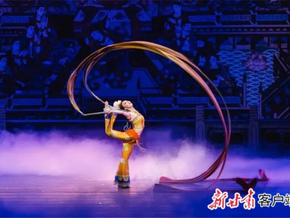 “云起”新甘肅，“花雨”香全球