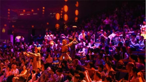 文化激揚(yáng)，產(chǎn)業(yè)奔涌——甘肅敦煌翻騰文旅融合新浪潮
